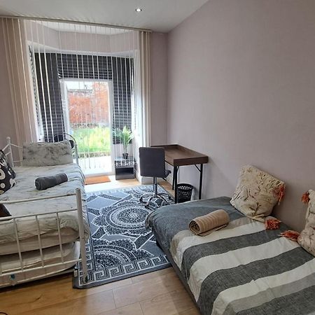 Comfy Fenia Stay Londres Extérieur photo