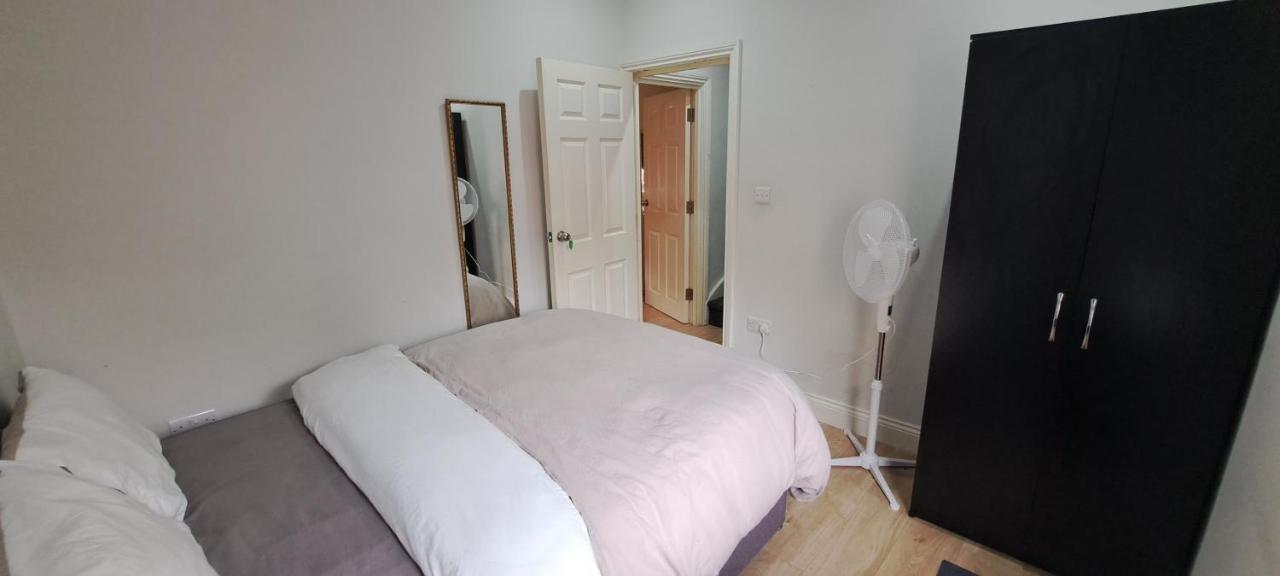 Comfy Fenia Stay Londres Extérieur photo