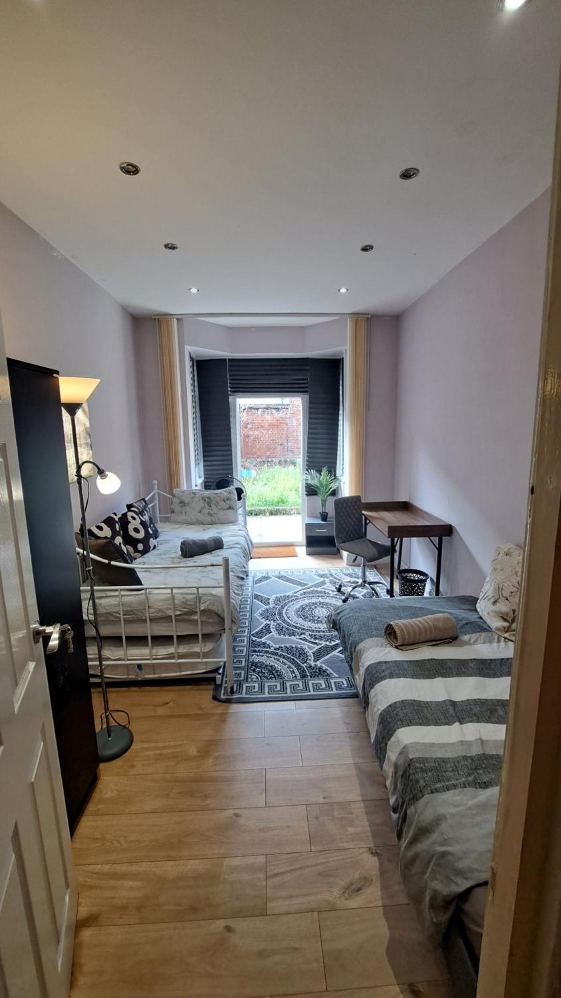 Comfy Fenia Stay Londres Extérieur photo