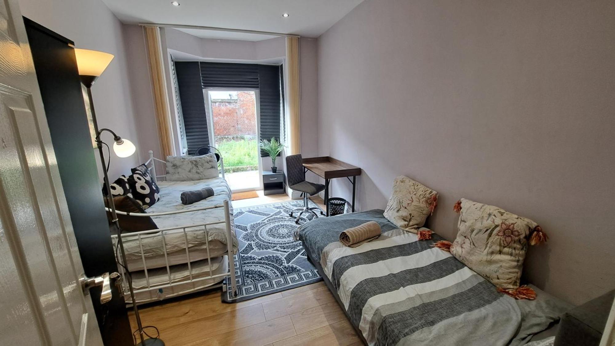 Comfy Fenia Stay Londres Extérieur photo